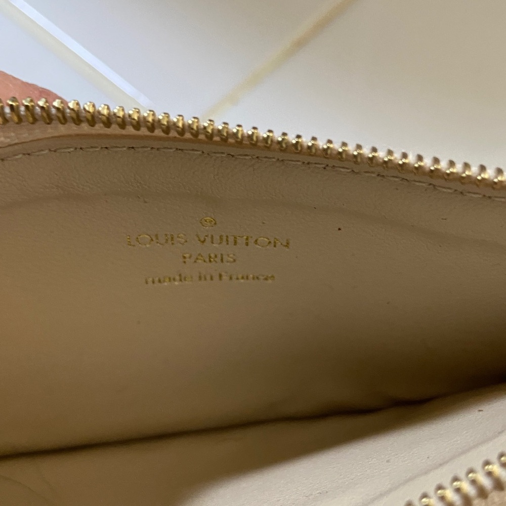 Louis Vuitton Cream and Gray Checkered Leather Pouch 7x3 Authentic - Picture 2 of 3
